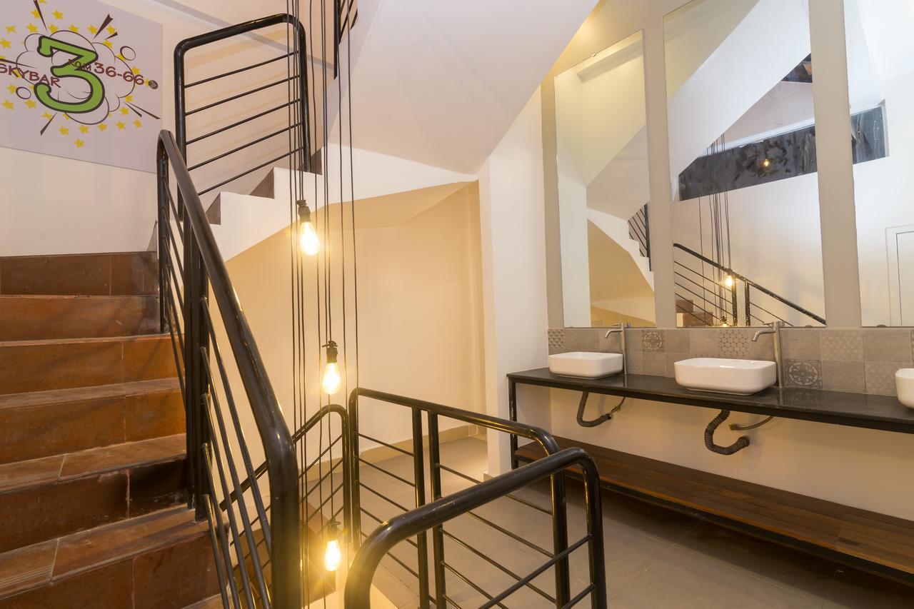Oops Hostel Siem Reap Exterior photo