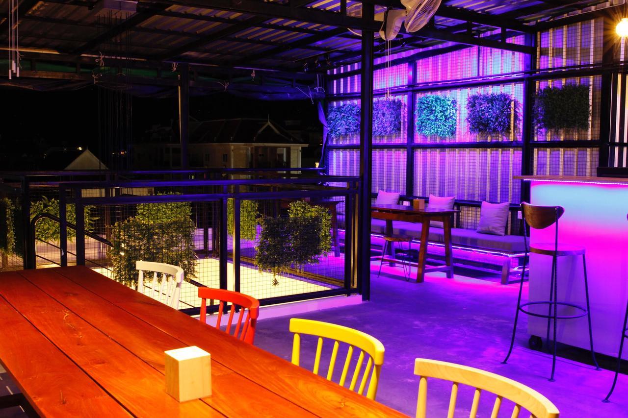 Oops Hostel Siem Reap Exterior photo