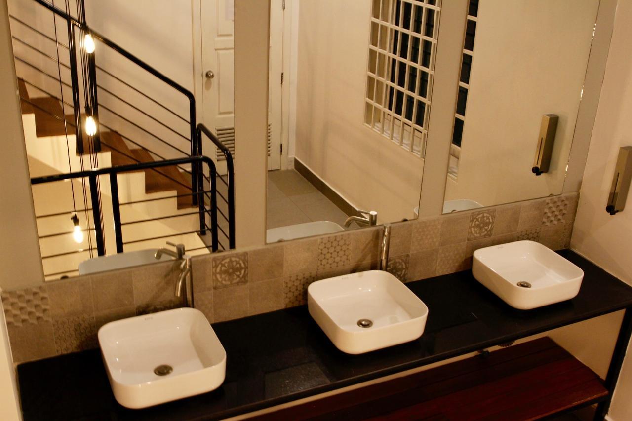 Oops Hostel Siem Reap Exterior photo