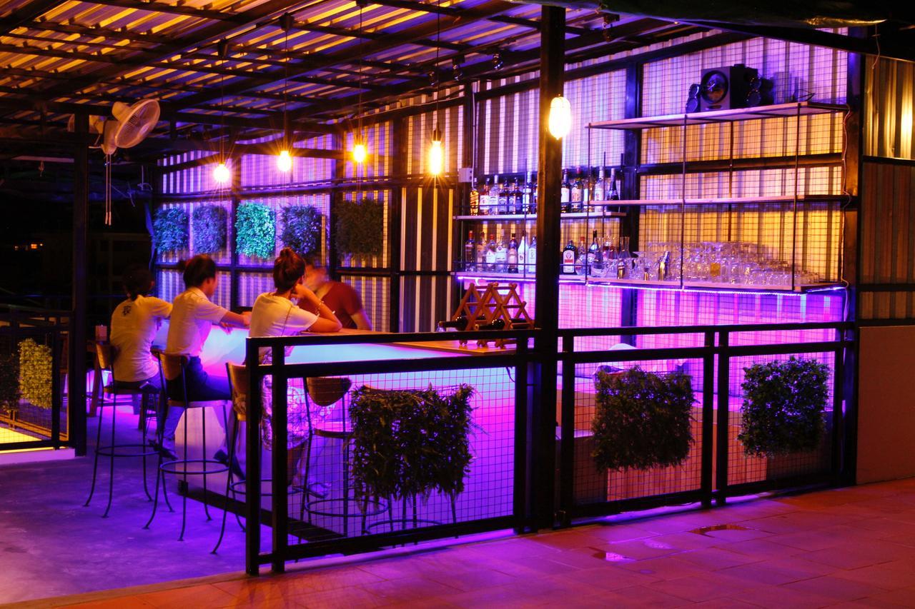 Oops Hostel Siem Reap Exterior photo