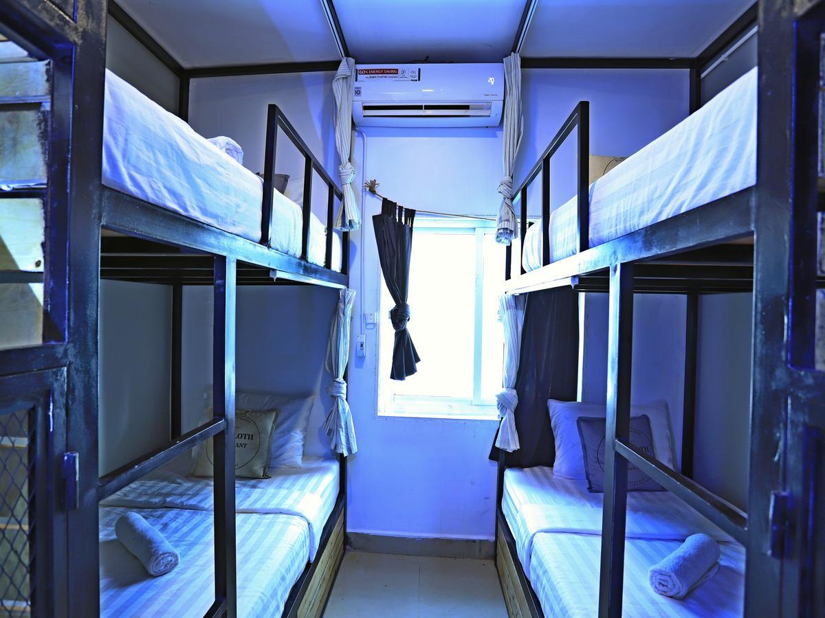 Oops Hostel Siem Reap Exterior photo